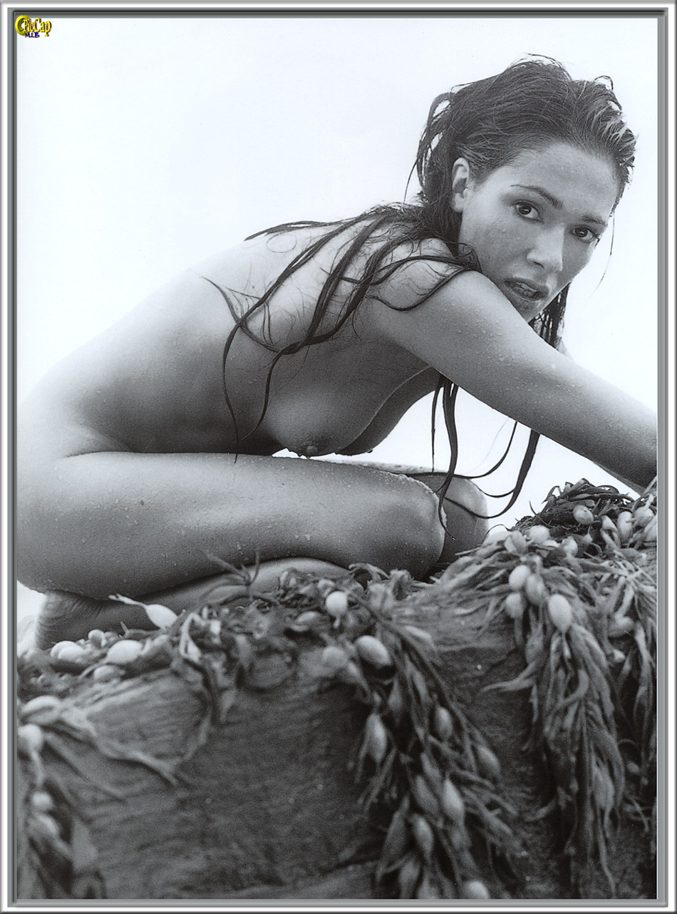 dedi sutendi like simone kessell nude photo david genter recommends simone kessell nude pic