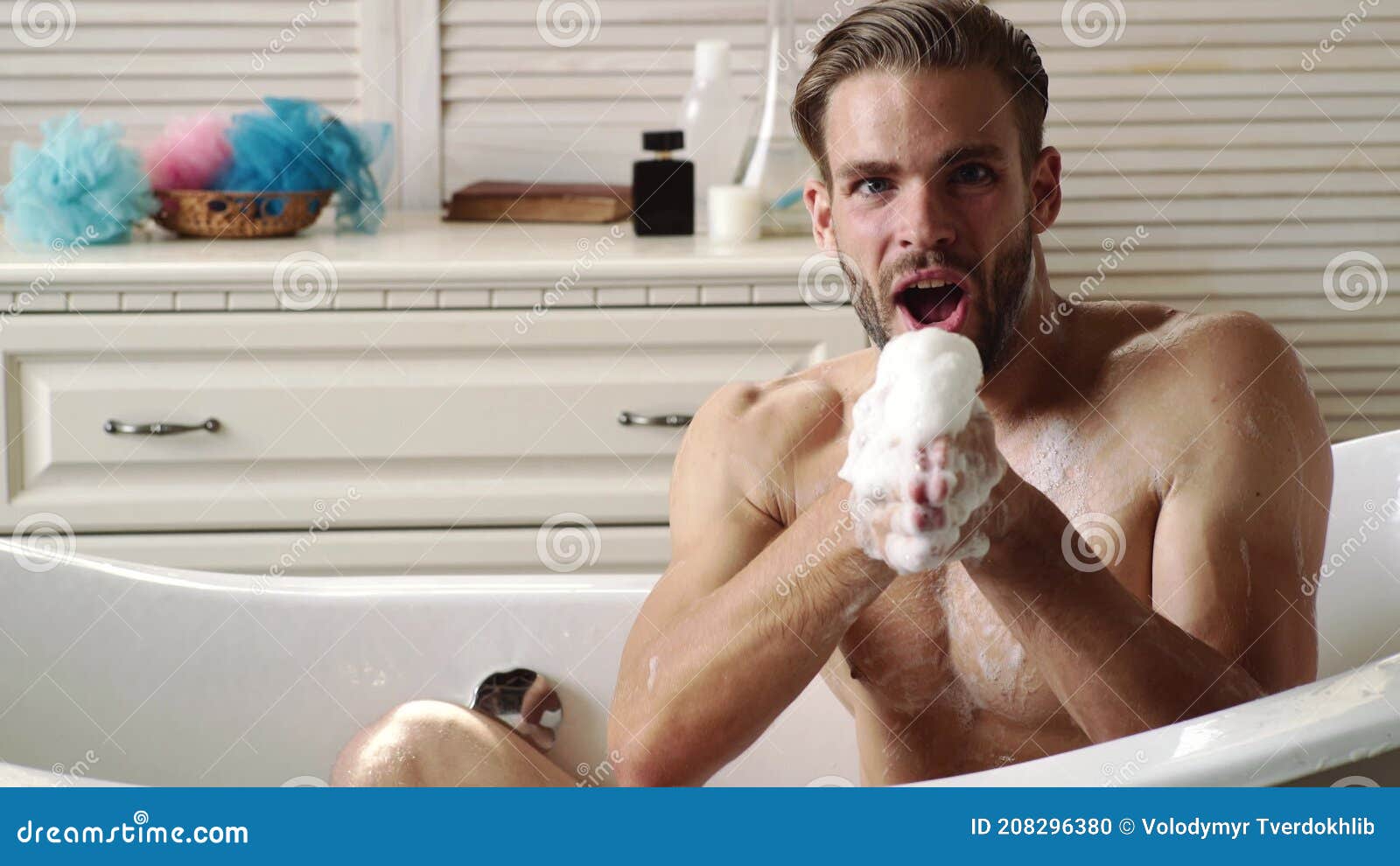 naked guys bath gros zob naked guys bath