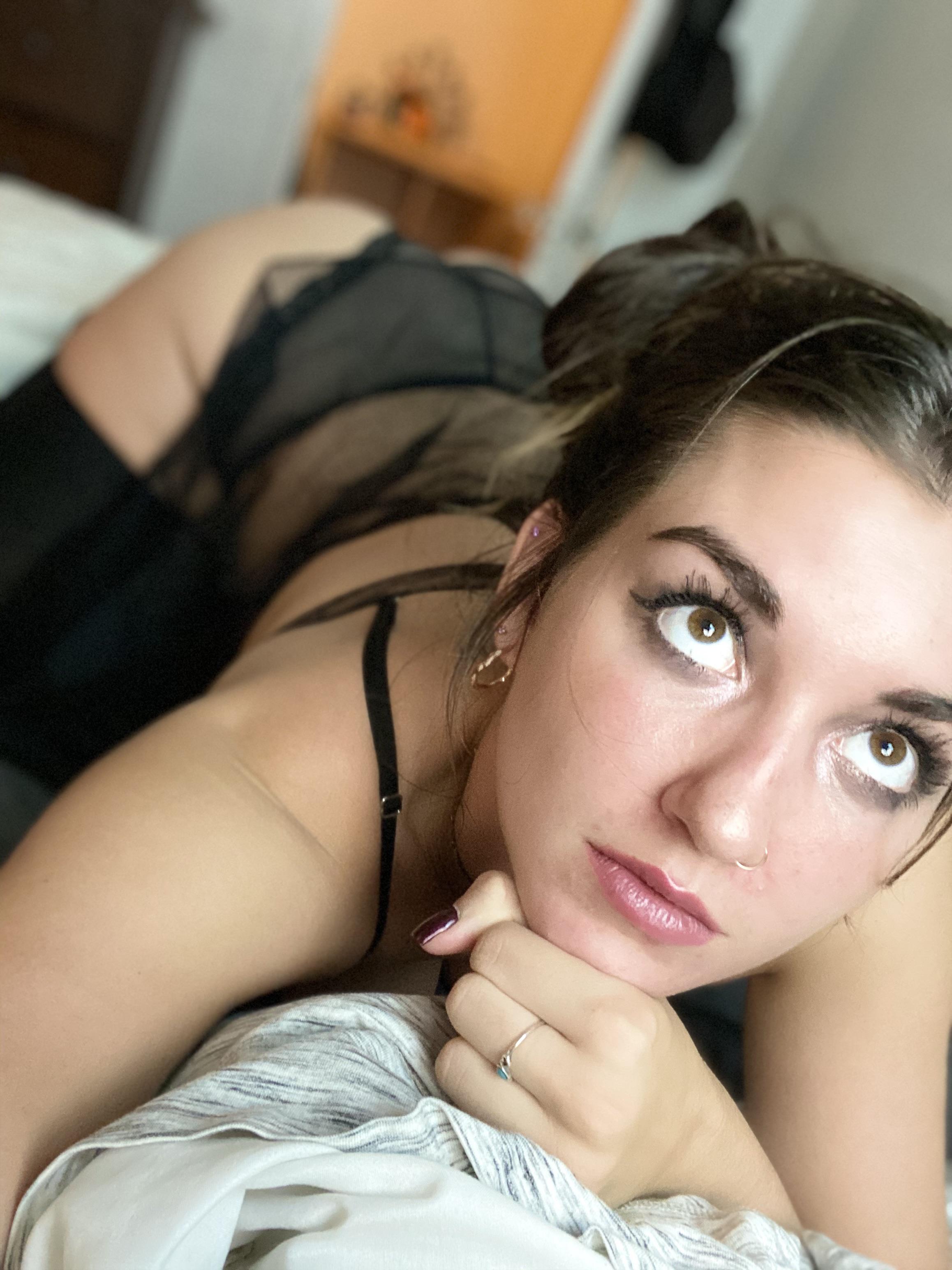 hot brunnete - women suck breasts eastboys marcus brown