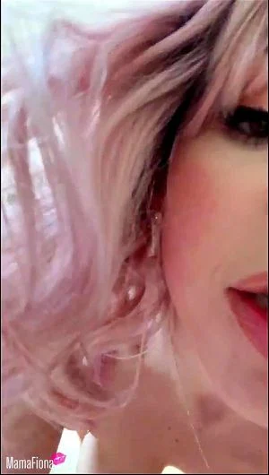 brittany mcmahan like facial mama fiona photo allen kris recommends mommy bangs teens pic