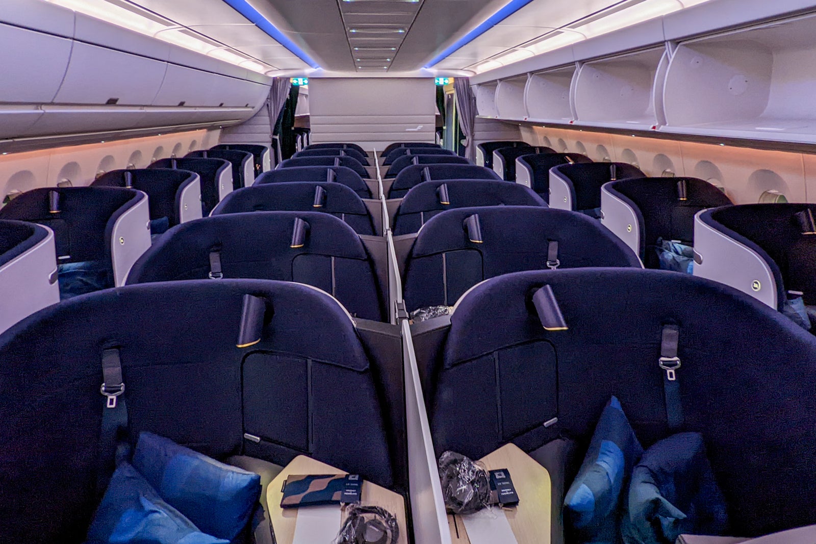 Shy strip bem gostosa Plane Orgy bouncy boobs