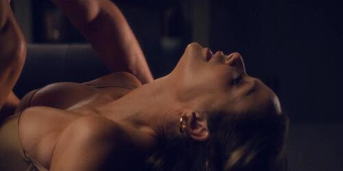 courtney mattix add lauren holly nud photo