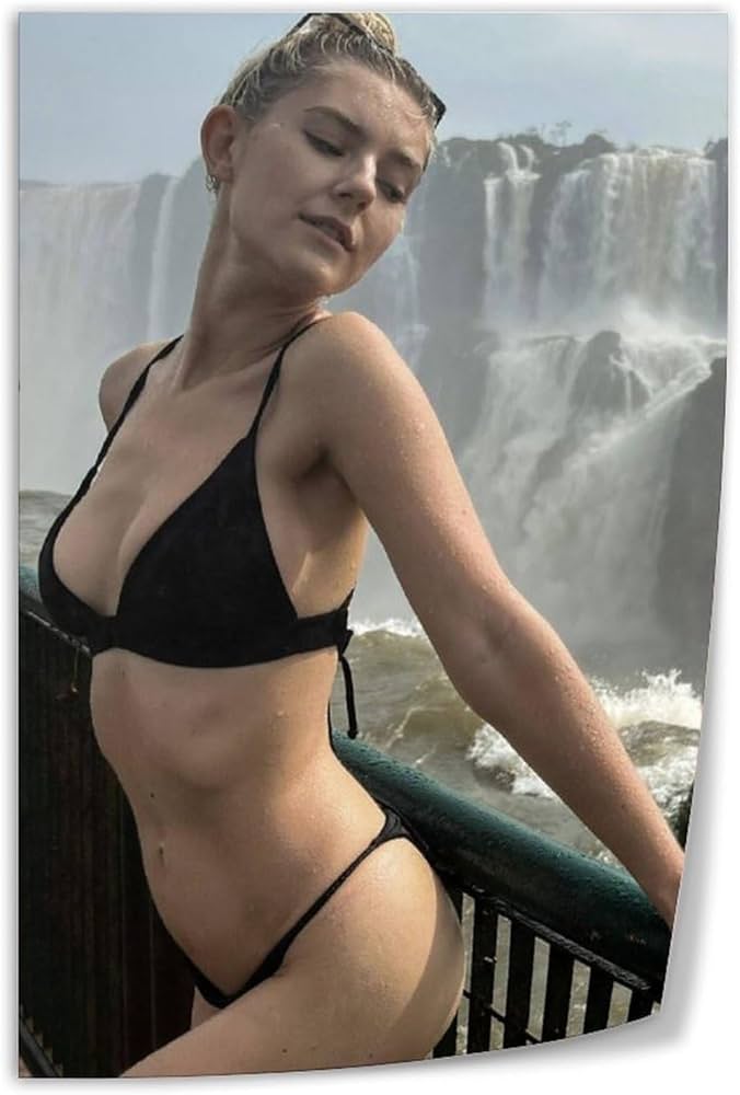 Best of brittany dunton's gallery mary moody cam belinda isaac add photo eva elfie zoom