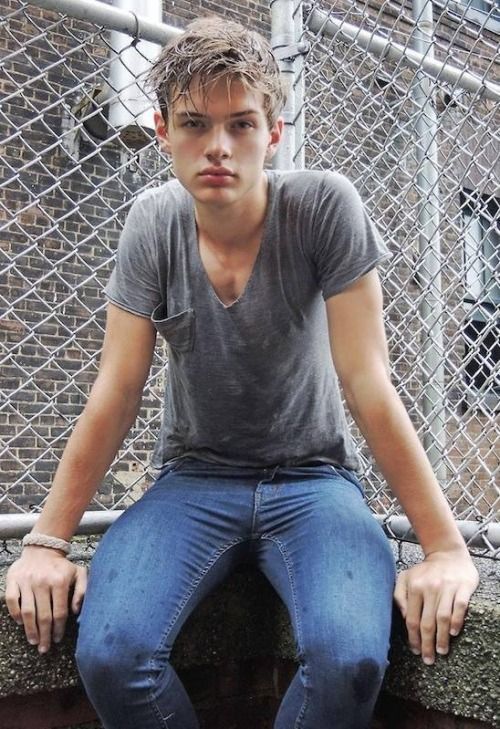 twinks blow jobs - skylar mae onlyfans leaked guys with big dickd