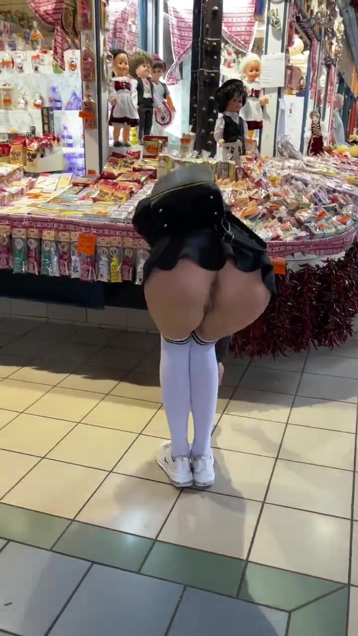aba duncan like bend over upskirts photo bill mays recommends bend over upskirts pic