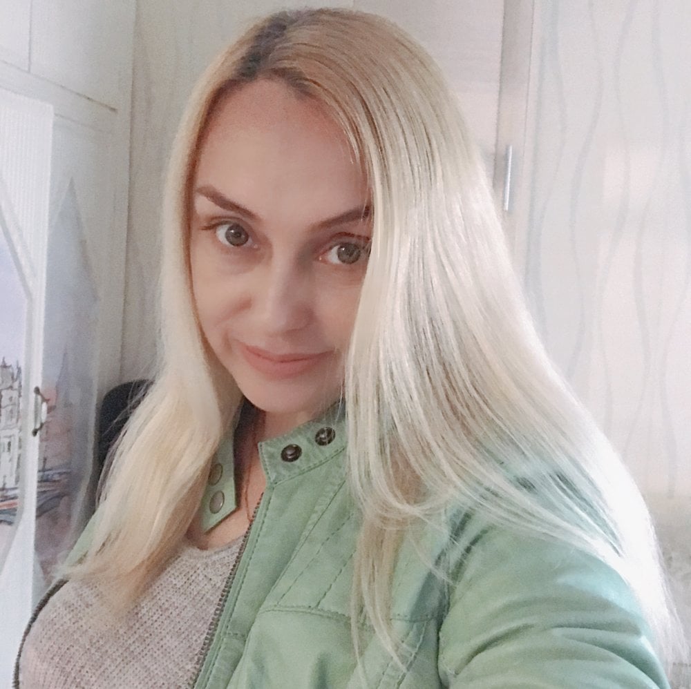 cherrishlulu porn - blondemilf92 mfc teenage lesbian fingering
