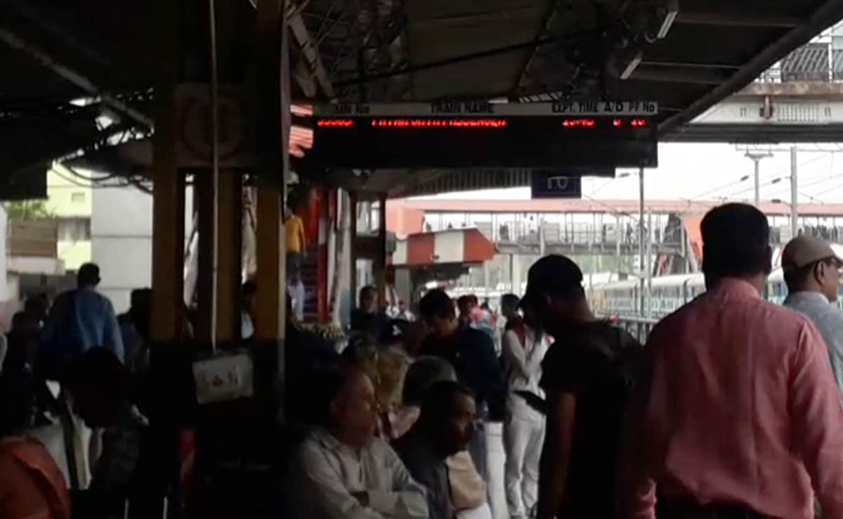 christopher bradstreet recommends railway porn pic