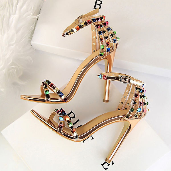 Best of devon dailey's gallery milking a hucow betty castillo add photo hotwife in heels