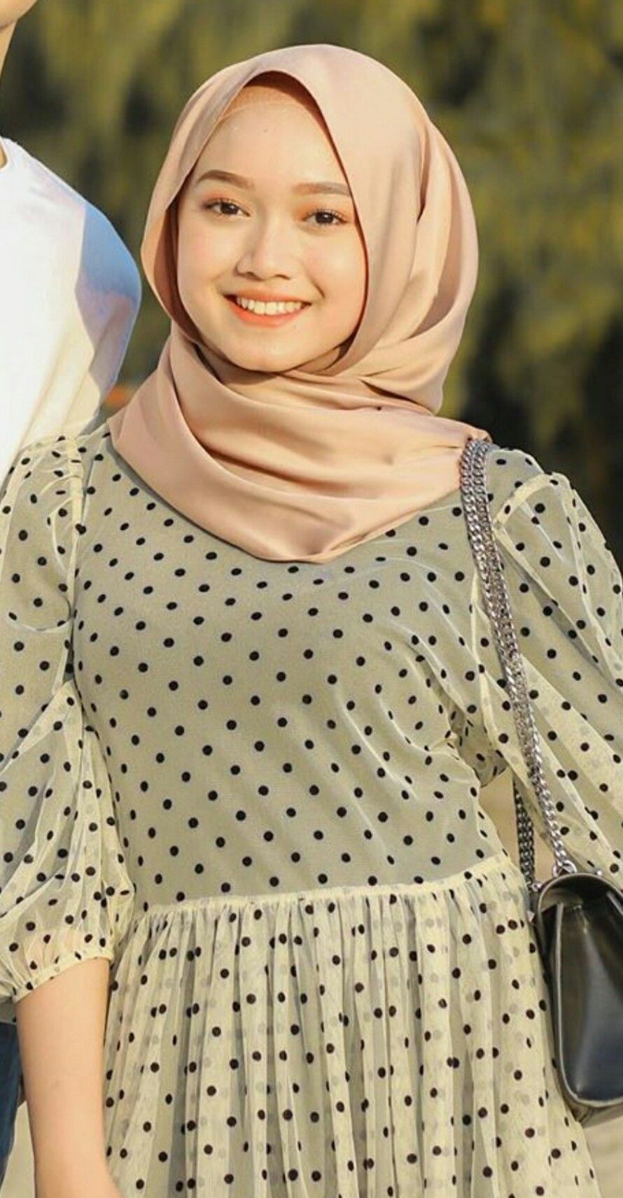 melayu bogel - laureen langendorff torture by tickling