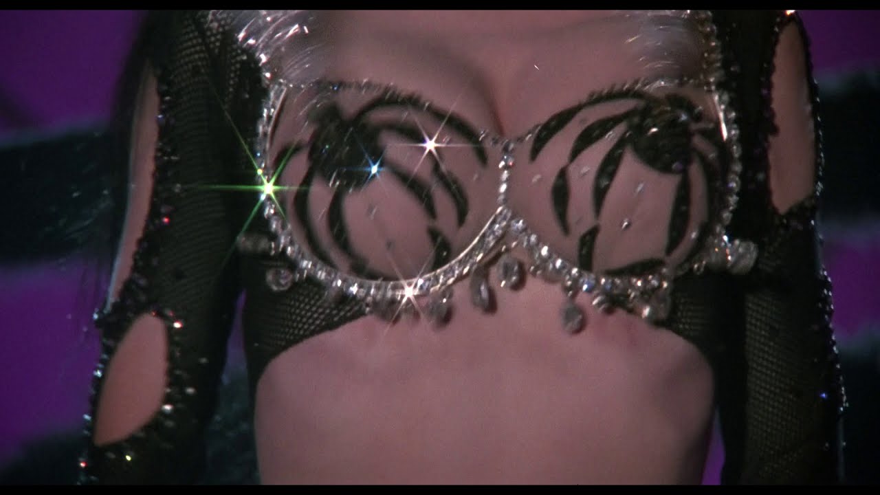 catie dawson recommends Elvira Breasts
