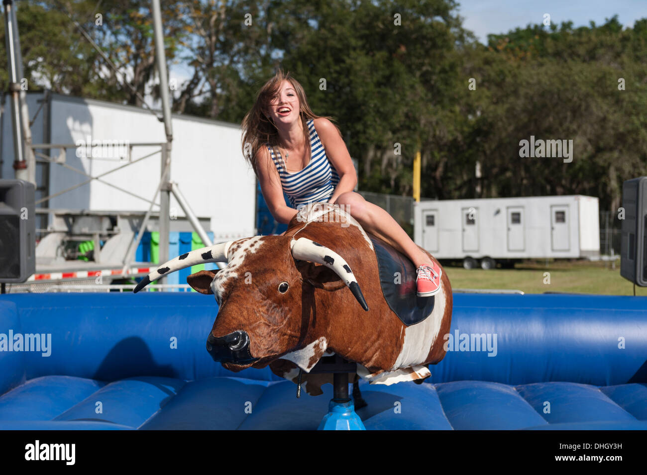 nude bull riding - sienna west kelly madison moms por tube