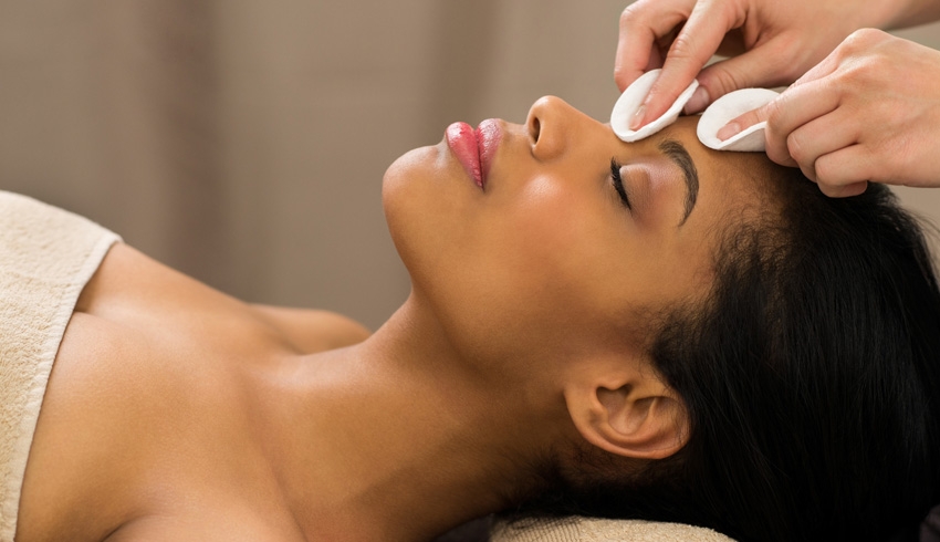 anika manzur recommends Public Facials