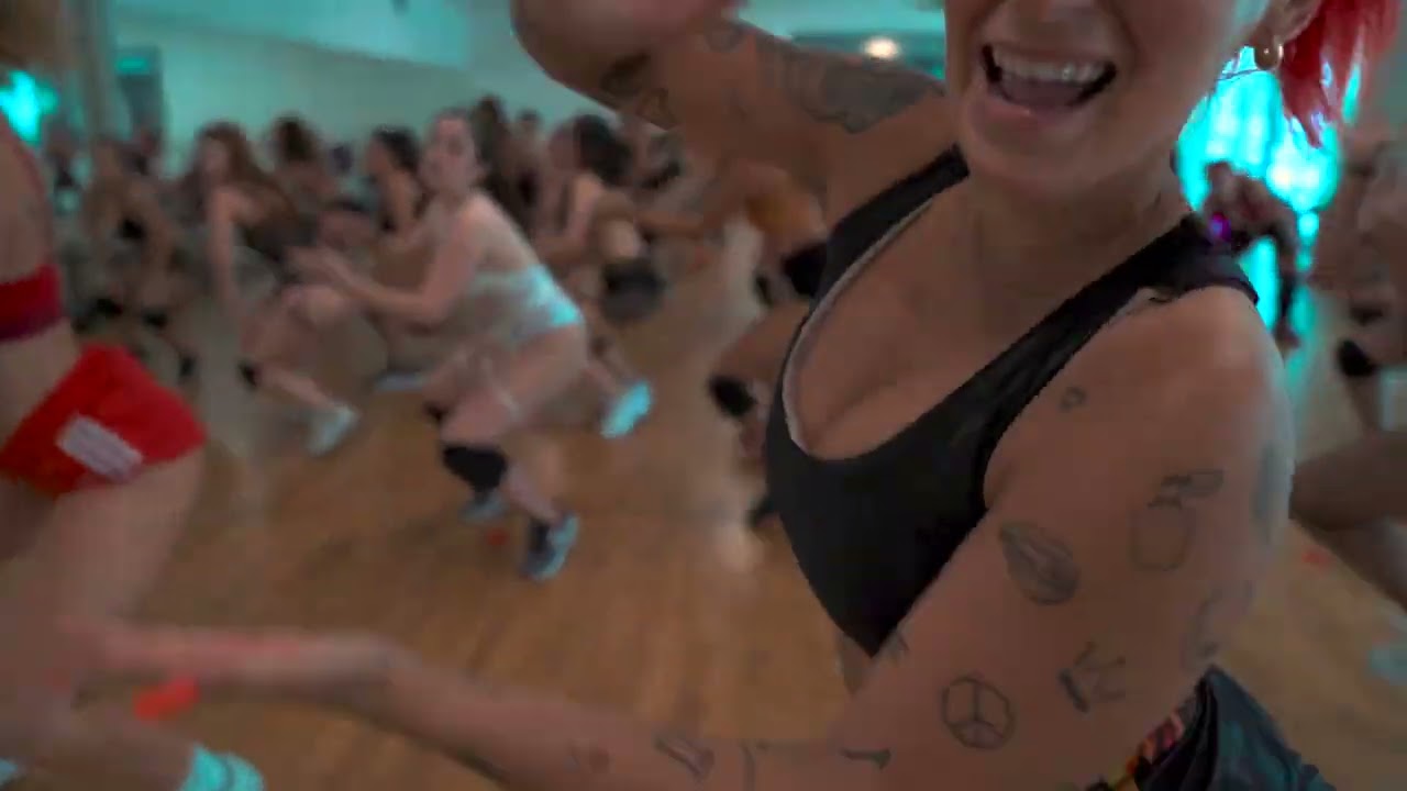 becky dahm recommends trina twerking pic