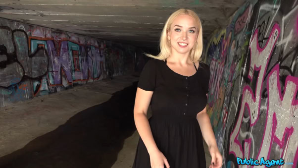 vera jarw - spy glory hole eaten out from behind
